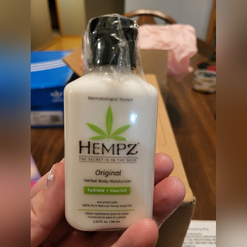 Hempz Travel Size Triple Moisture & Original Body Lotion 2.25 Oz LOT OF 2 New - Picture 3 of 3